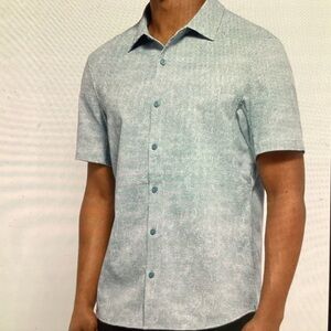Like New… Men's Lululemon Airing Easy  Short-Sleeve Buttondown in storm blue